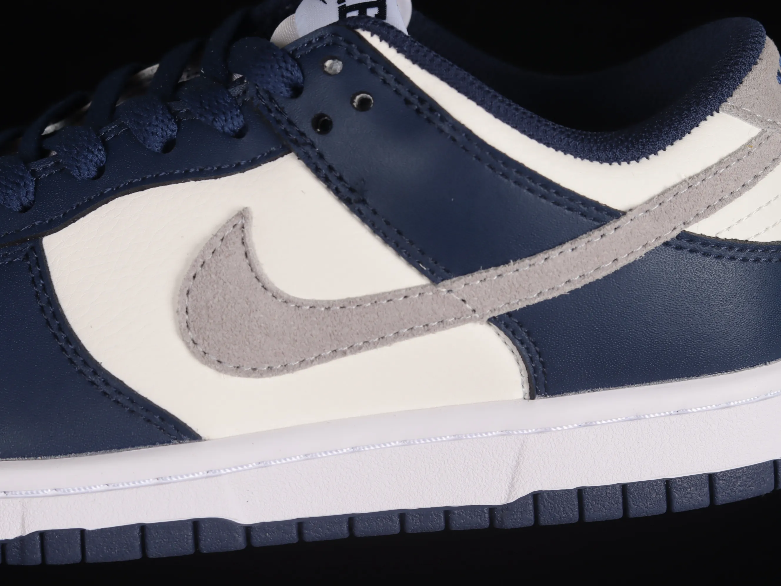 All categories Nk SB Dunk series Nk SB Dunk Low low-top sneakers Nk Dunk Low "Midnight Navy" blue and white SB low-top sports and leisure sneakers FD9749-400